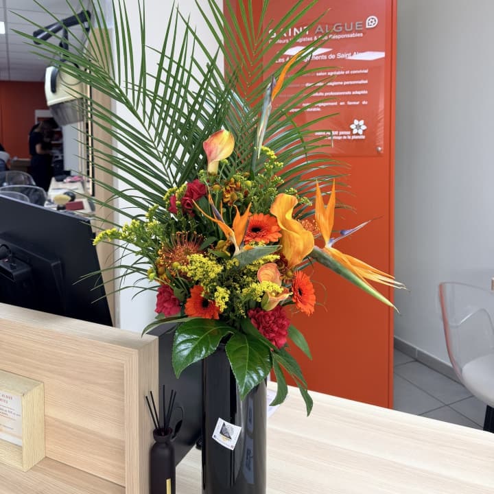 Merci Claudine,pour ce magnifique bouquet de fleurs porte bonheur en l'honneur de la réouverture de notre salon